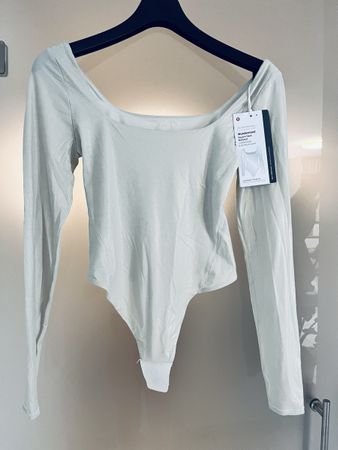 Lululemon „Wundermost“ Square-Neck Bodysuit