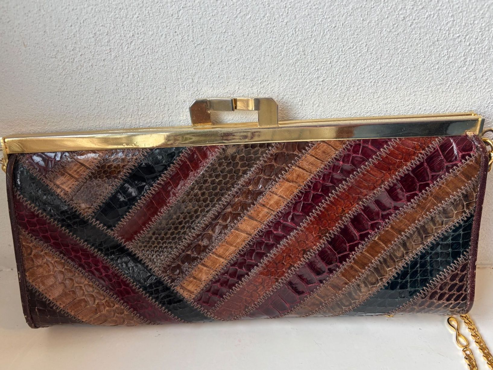 Borse da donna: Vintage Leder Patchwork Handtasche mit goldfarbener Kette – Usato da Horgen venduto da uge_pd5p 1