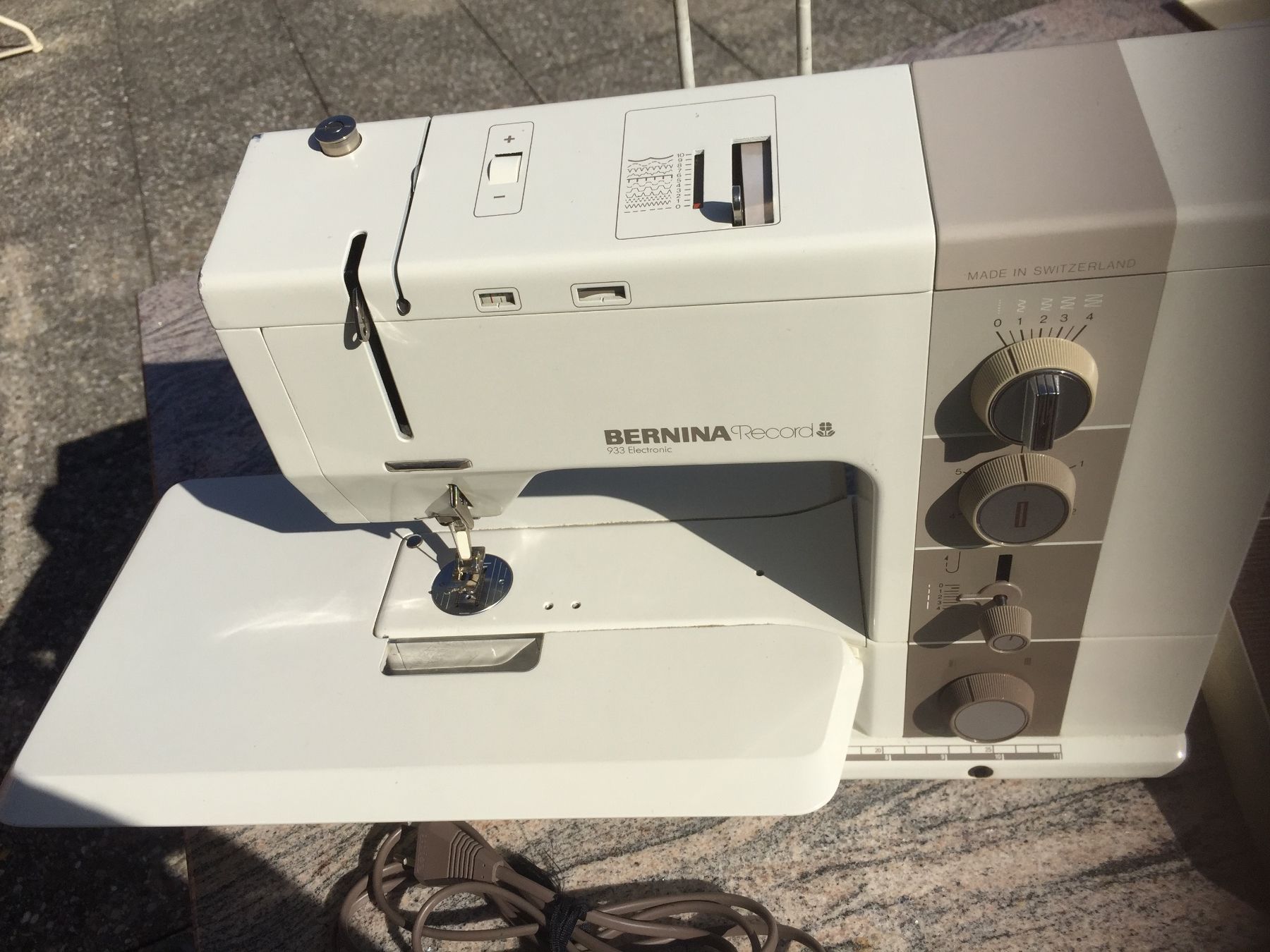 Bernina Macchine da cucire: Bernina Record 933 electronic Nähmaschine – Usato da Uitikon Waldegg venduto da chr_hj9p 1