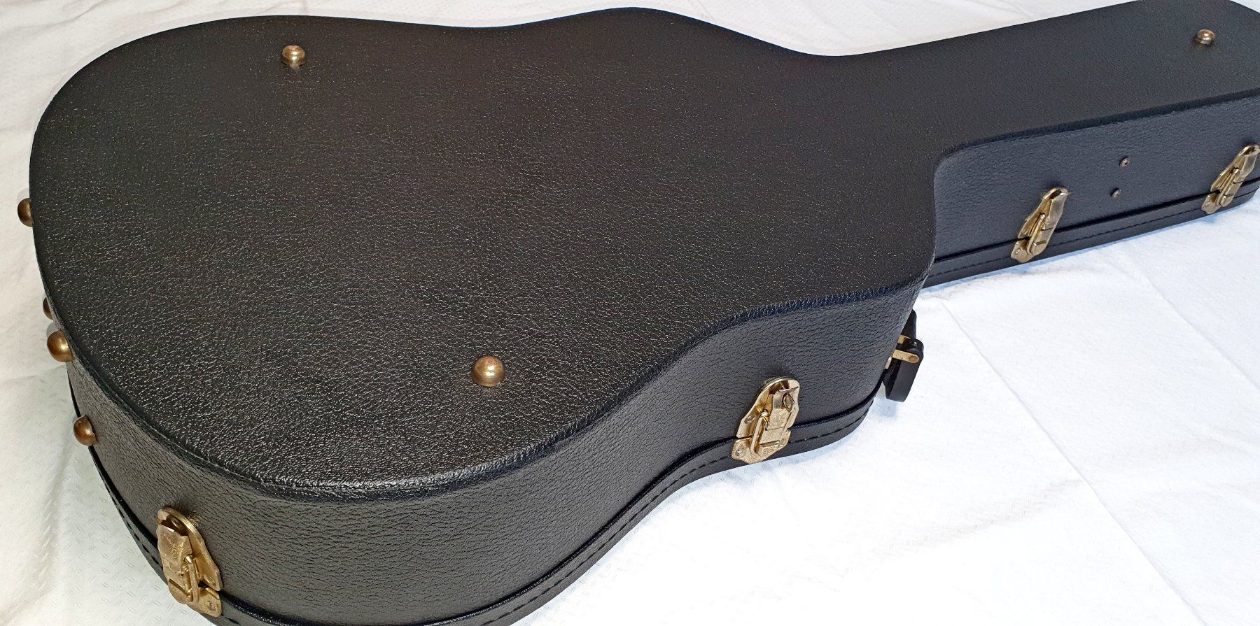 Gibson Strumenti musicali: Gibson Case Dreadnought Plüsch BLAU Gitarrenkoffer – Usato da Basel venduto da x-hobby 6
