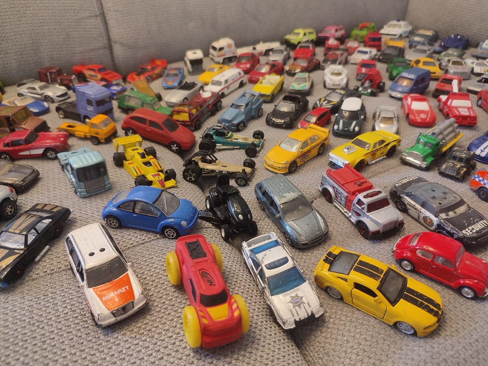 Modellini d'auto: Lot de petites voitures – Usato da Bougy-Villars venduto da Vogue 6