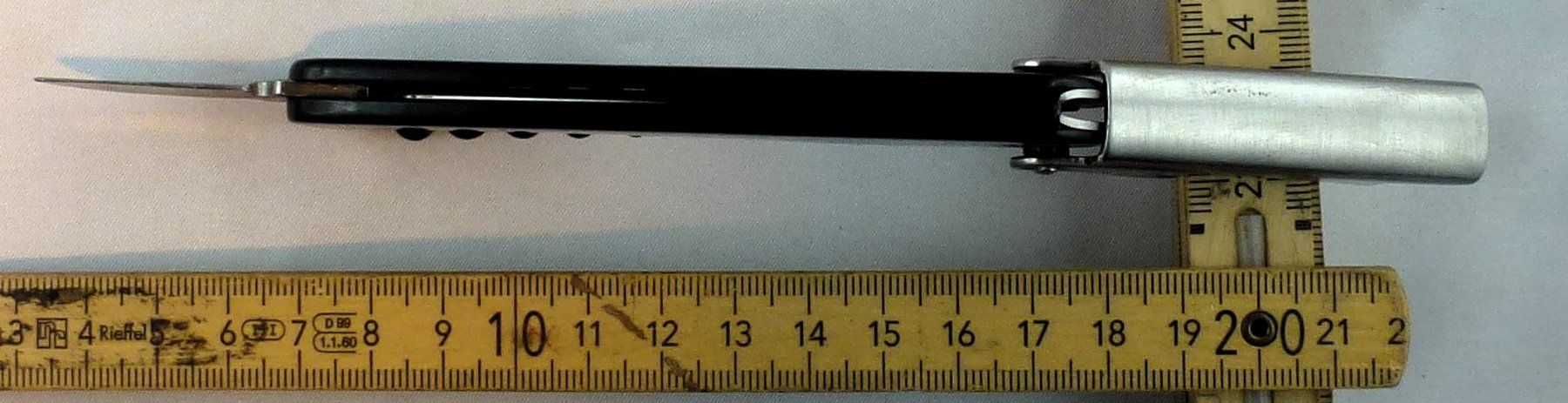 Apribottiglie & Tappi per chiusura: Flaschenöffner Schwarz – Usato da Murgenthal venduto da B.StM 4