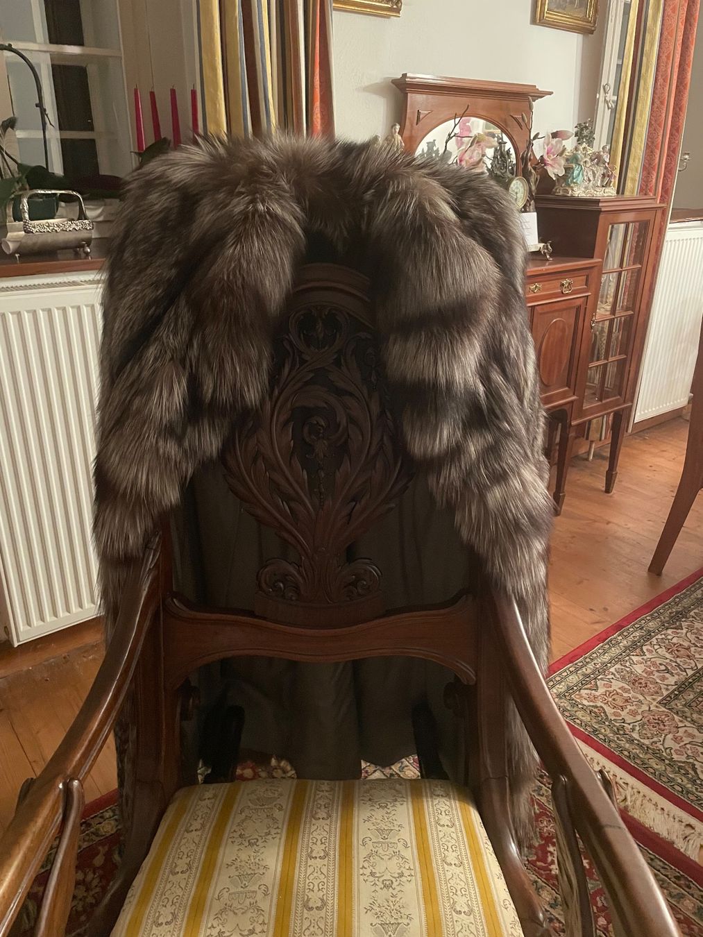 Mäntel: Pelzmantel Silberfuchs Gr. 48 / 50 – Gebraucht aus Emmenbrücke von Ladyboutique 1