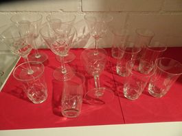 6 Rotweingläser und 8 Weissweingläser - Vintage