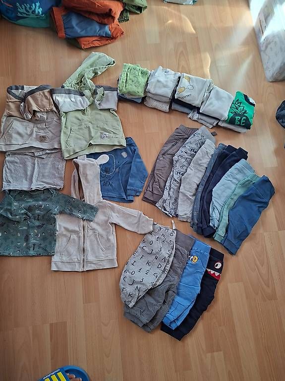 Lotti & Set di vestiti: Kleines Kleiderpaket 4 - 9 Monate – Usato da Glattfelden venduto da SinaM90
