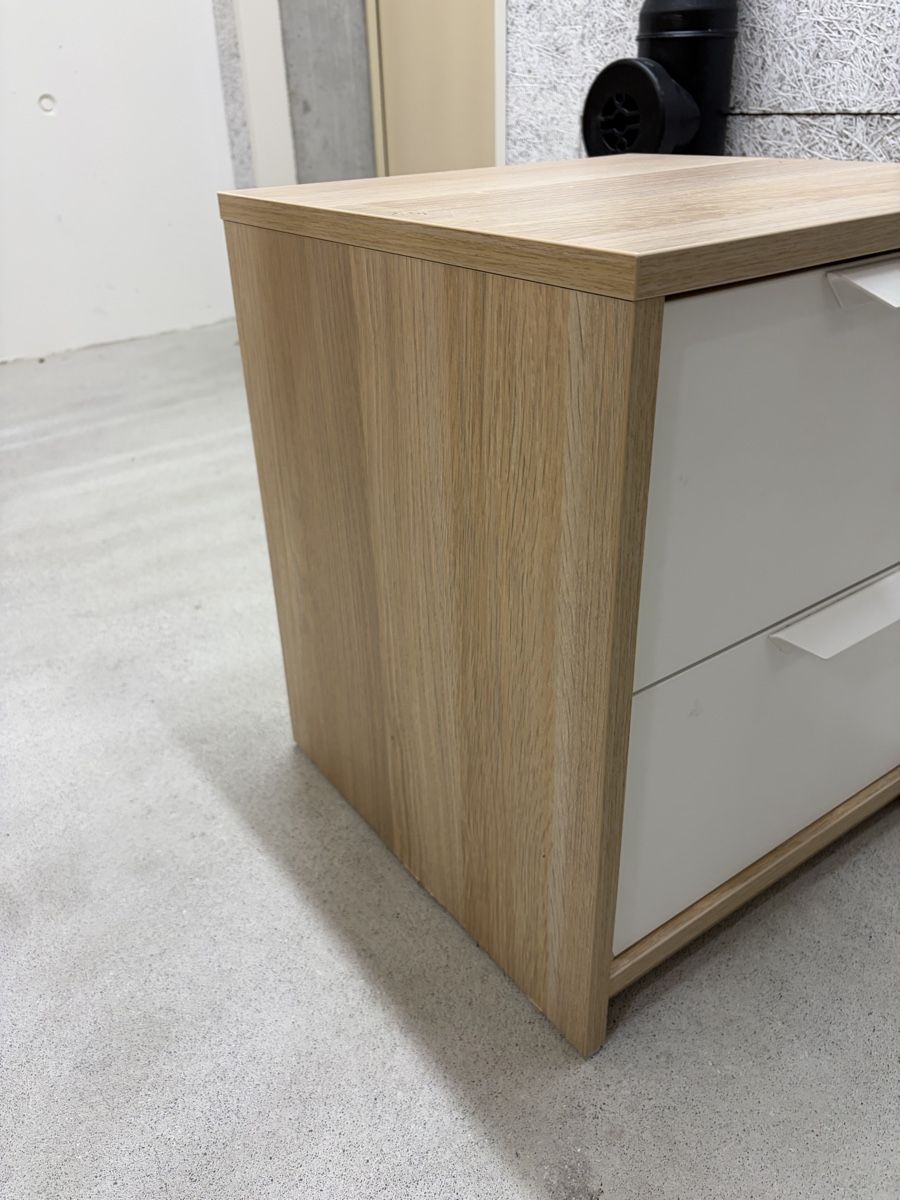 Ikea Comodini: Ikea Askvoll Nachttisch / Kommode – Usato da Uster venduto da TheSaleInator 2