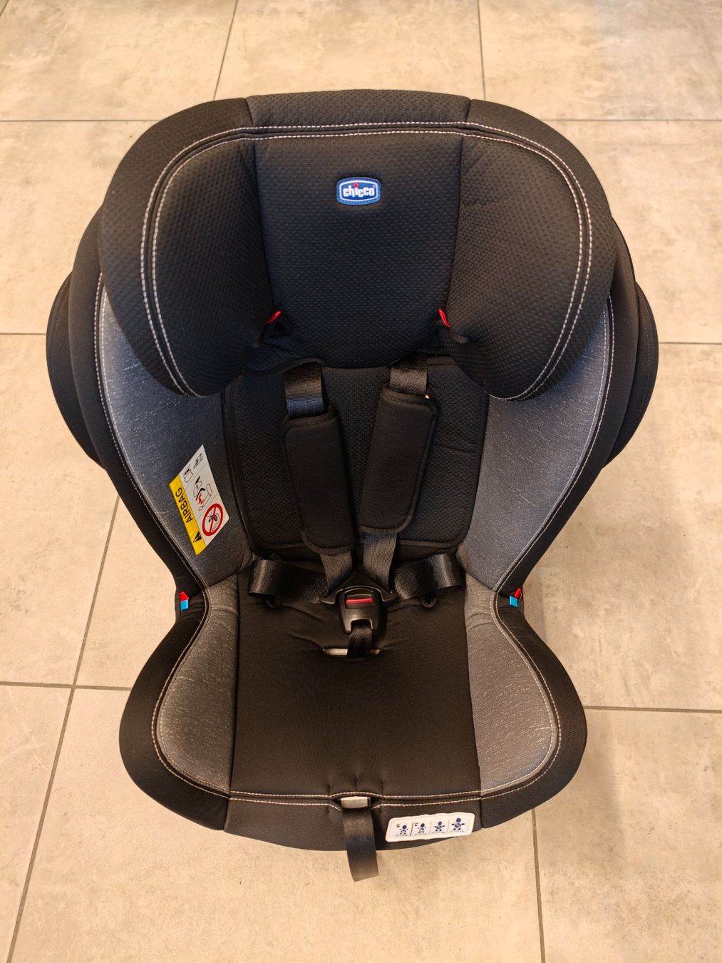 Chicco Auto-Kindersitze: Chicco Kindersitze 2x – Gebraucht aus Aeschlen von MFZB89