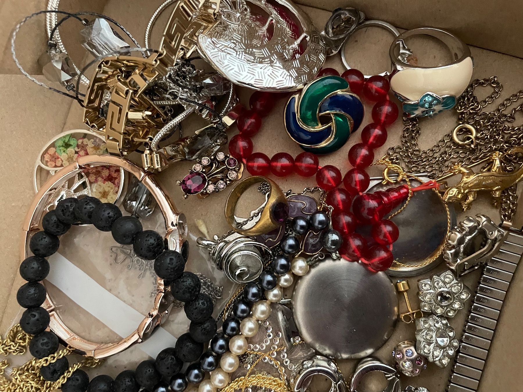 Sonstiger Schmuck: Lot de bijoux vintage - Bagues, Colliers, .. – Gebraucht aus Courrendlin von selselsel 2
