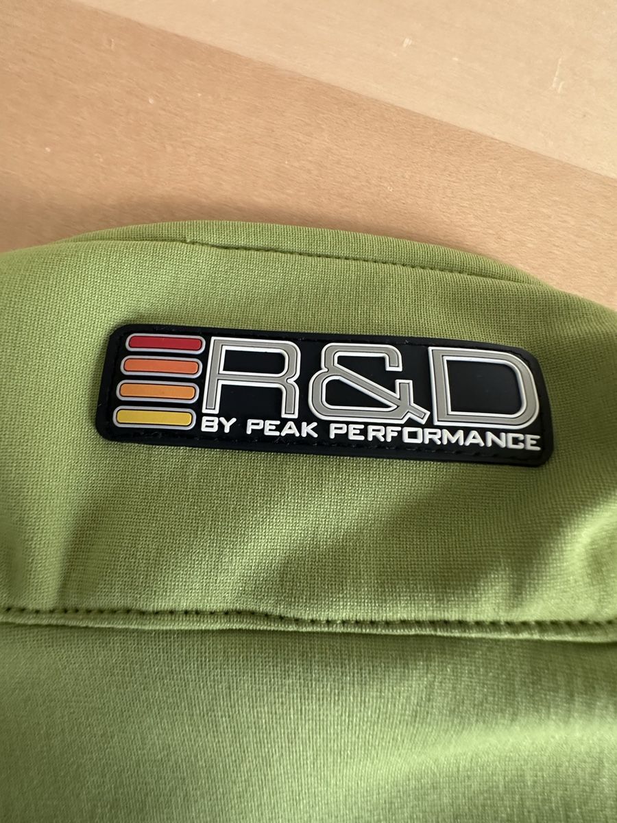 Peak Performance Maglioni & Felpe: 2 Peak Performance R&D Half Zip Pullovers Size M and S – Usato da Zürich venduto da LoveFashion76 3
