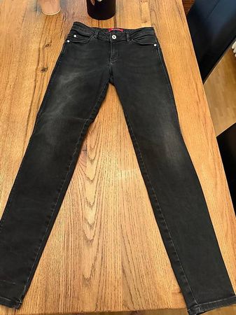 Guessjeans Grösse 28