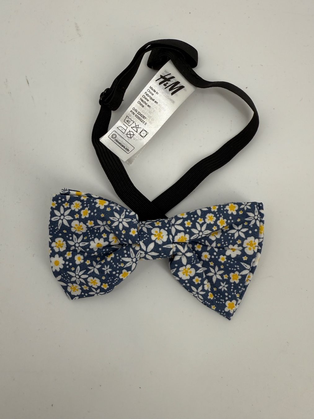 Sonstige Jungenkleidung: H&M Kinder Fliege mit Blumenmuster – Neu (gemäss Beschreibung) aus Auenstein von moin.