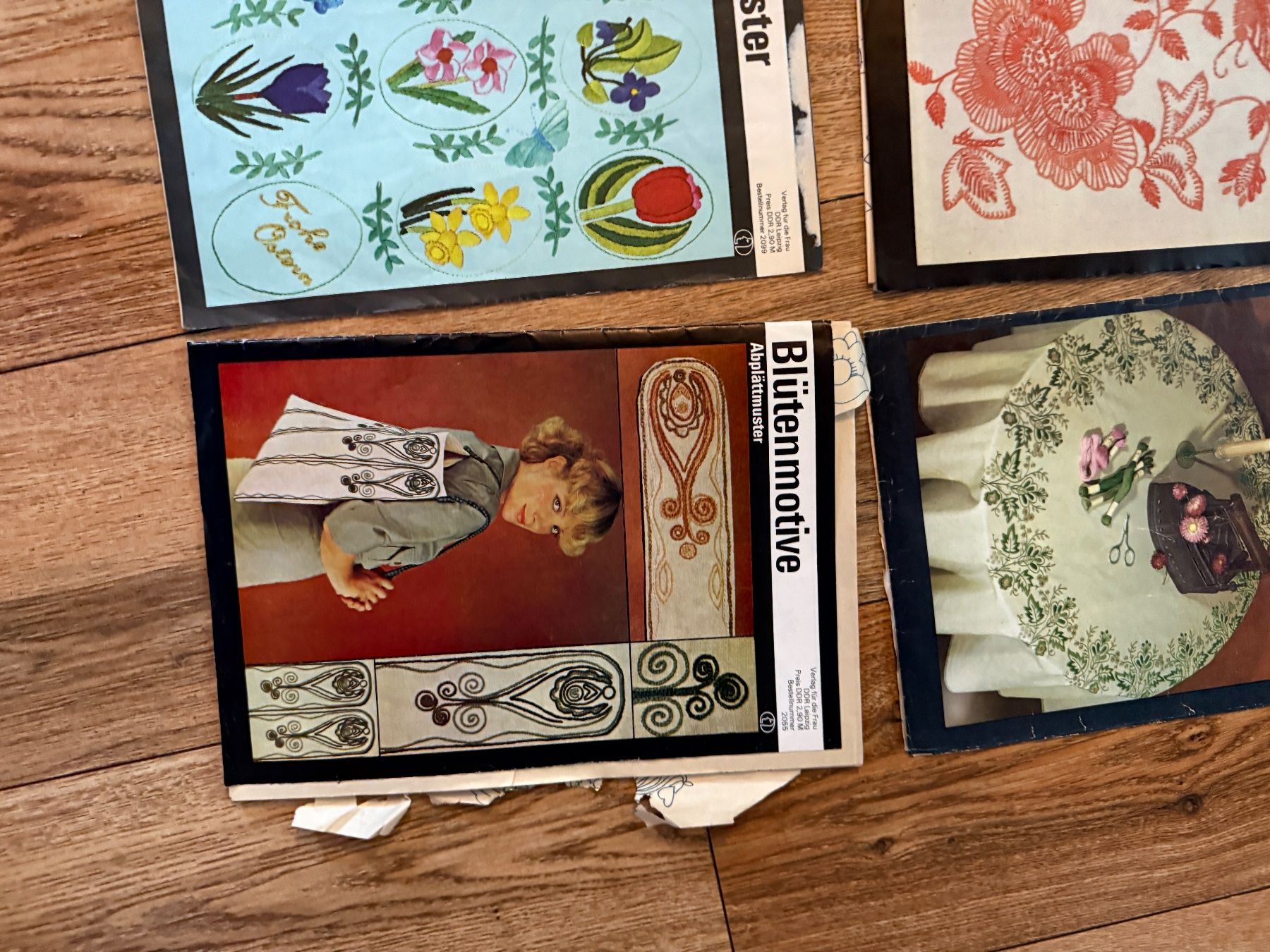 Bücher: Gemischtes Stickmuster Konvolut Blüten decken decke – Gebraucht aus Buchs SG von Billikatze5 2