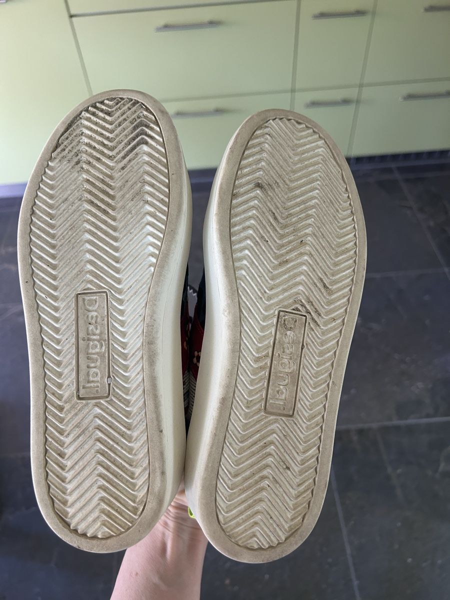 Desigual Scarpe da donna: Desigual Turnschuhe, Gr. 37, bunt gemustert – Usato da Kleinandelfingen venduto da Doratschikov 5