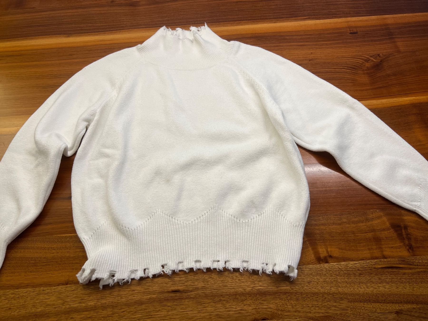 Maglioni & Felpe: Weisser Damenpullover mit Fransensaum - Grösse S – Usato da Baar venduto da bili08 1
