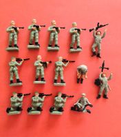 Soldats en plastique, 1/72, 25 mm. 14 pièces, 1939-45 ?