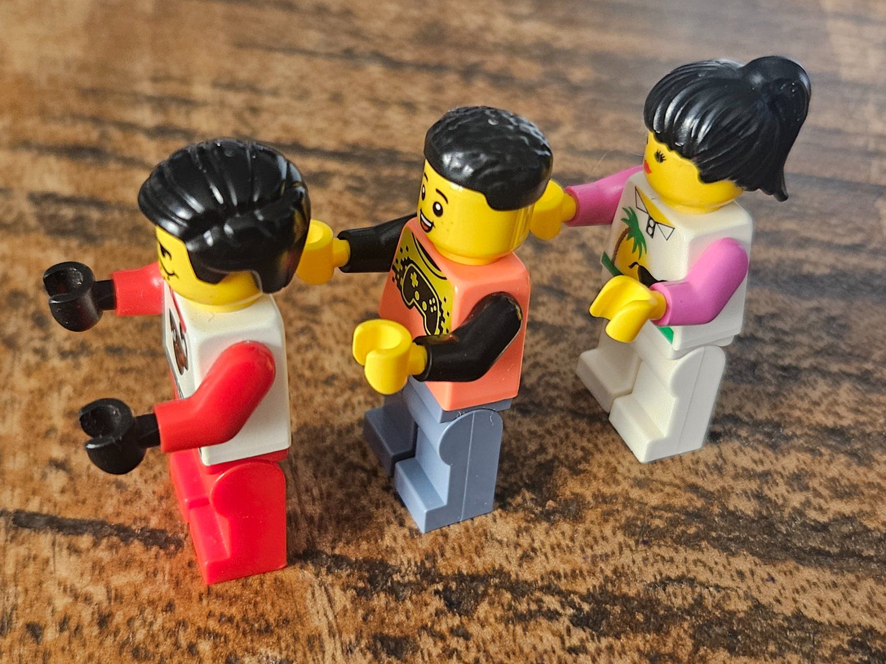 Lego Kit di costruzioni: lego lot de 3 figurines – Usato da Confignon venduto da Ecrofigs 2