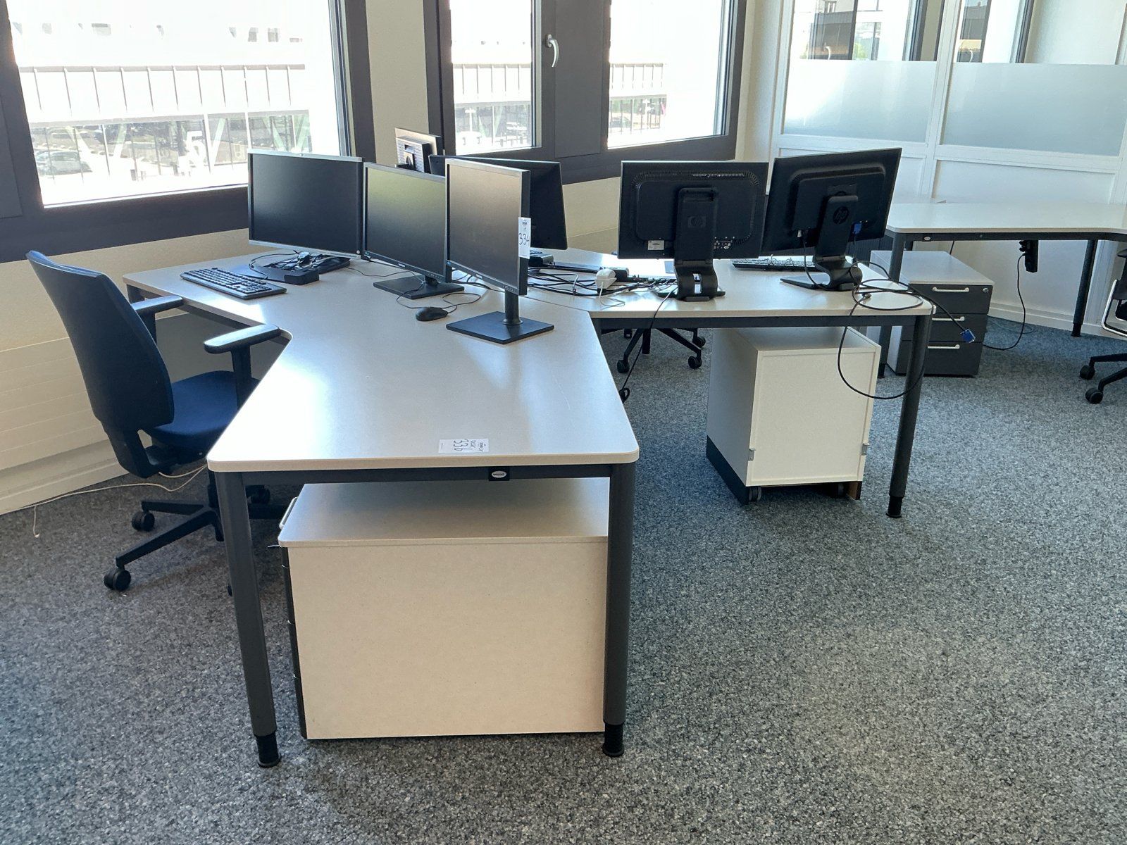 Scrivanie: Hochwertige Büromöbel – Usato da Zürich venduto da PIPM_Switzerland