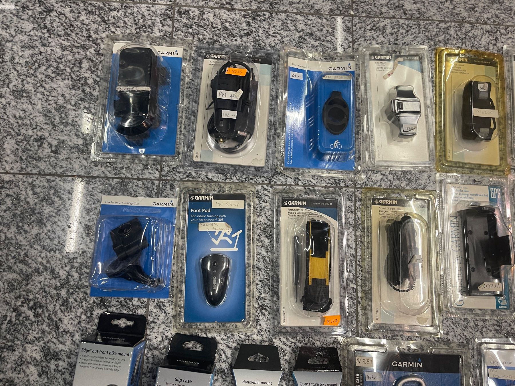 Garmin Smartwatch: 24x Bundle Garmin Accessories – Gebraucht aus Bellinzona von CarpiFotoSA 2