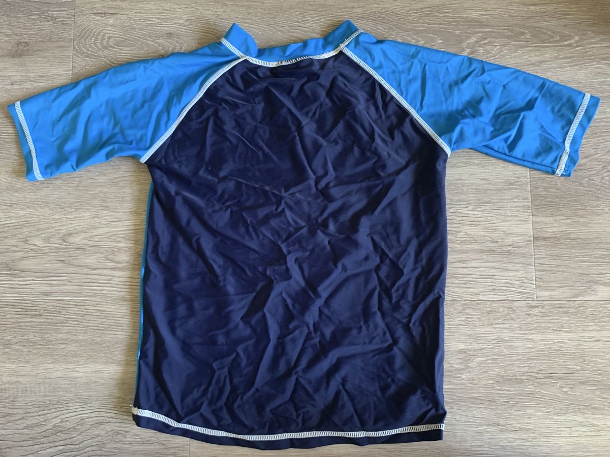 Costumi da bagno: UV-Shirt ca. Grösse 116/122 – Usato da Basel venduto da Dumbolino1 1