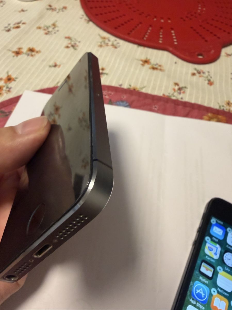 Apple Telefoni cellulari / Smartphones: 2 iPhone 5  – Usato da Weinfelden venduto da Karvac 5