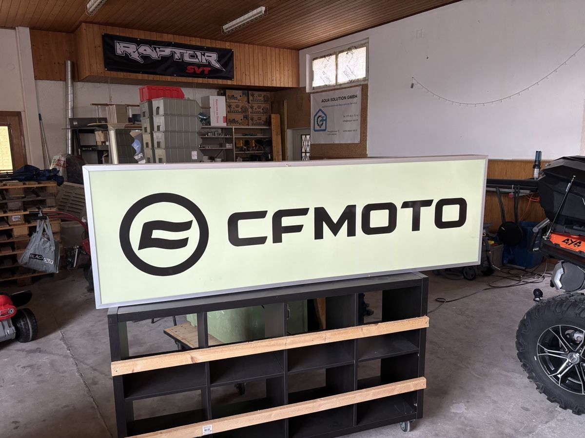 Schilder: CF MOTO WERBETAFEL  – Gebraucht aus Galmiz von QuadUniverse 1