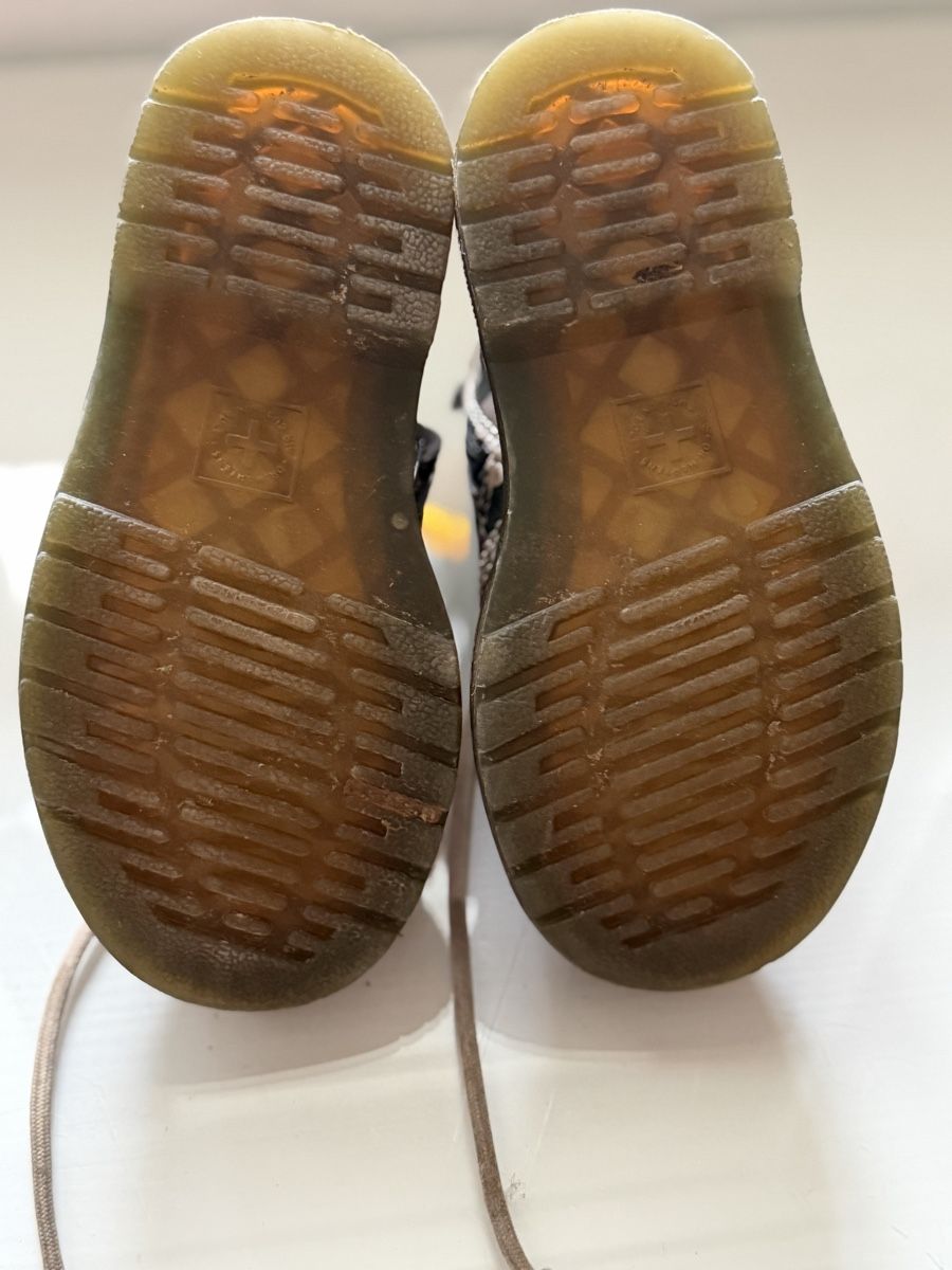 Dr. Martens Scarpe per ragazze: Süsse Dr. Martens Grösse 24 – Usato da Birmenstorf AG venduto da schattenfels 2