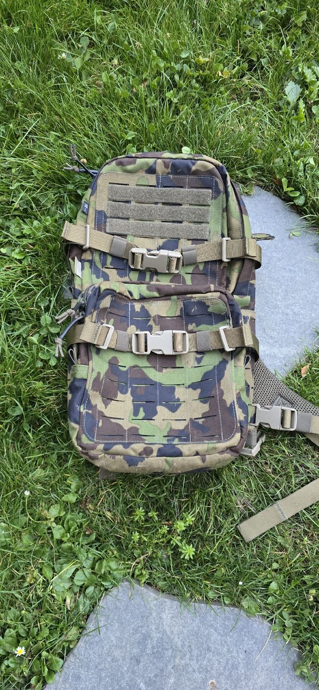 Zaini: Pitchfork Systems Rucksack swiss camo  – Usato da Schaffhausen venduto da aos_hv6l