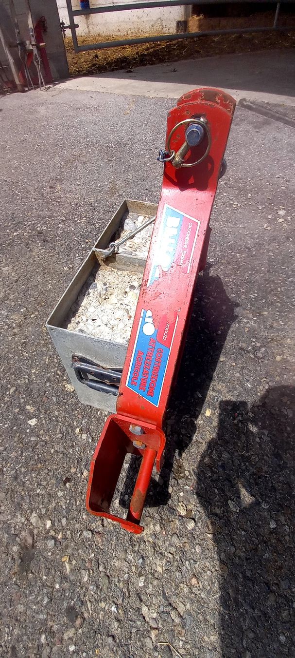 Toutes les machines: Frontgewicht – D'occasion à Eggiwil par FarmallM 1