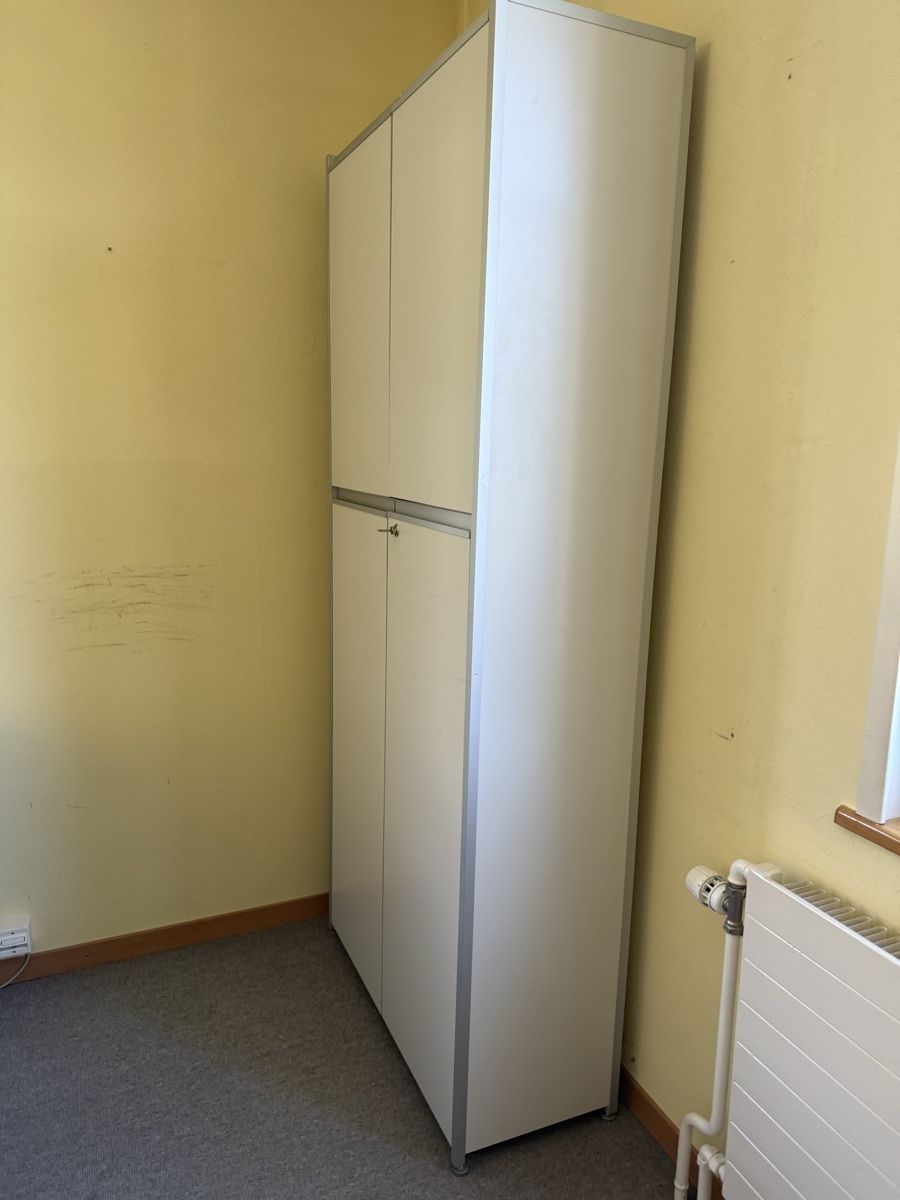 Armadi: Büro Schrank – Usato da Winterthur venduto da Muwka 2