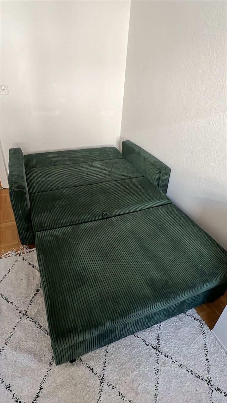 Divani: grünes Bett-Sofa – Usato da Basel venduto da yanisaddi01 1