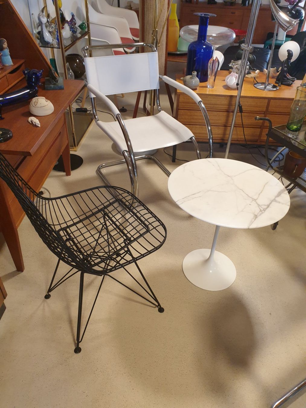 Knoll Tavoli: Marmor Sidetable Saarinen Knoll Studio – Usato da rebstein venduto da spacy73 2