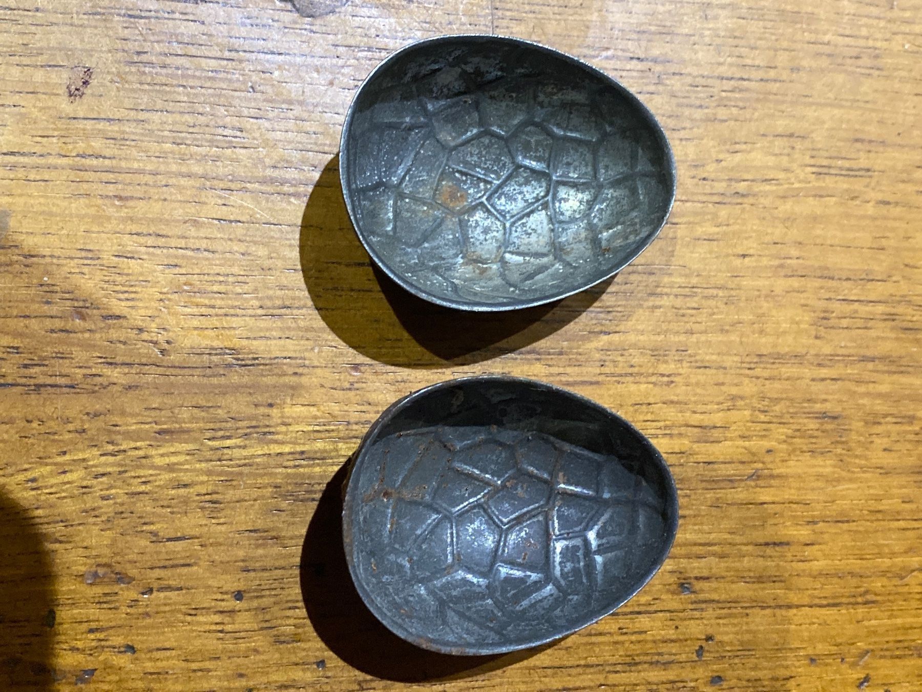 Teglie da forno: moule chocolat œuf ei schokoladenform 5cm – Usato da Lajoux JU venduto da Briard0 1