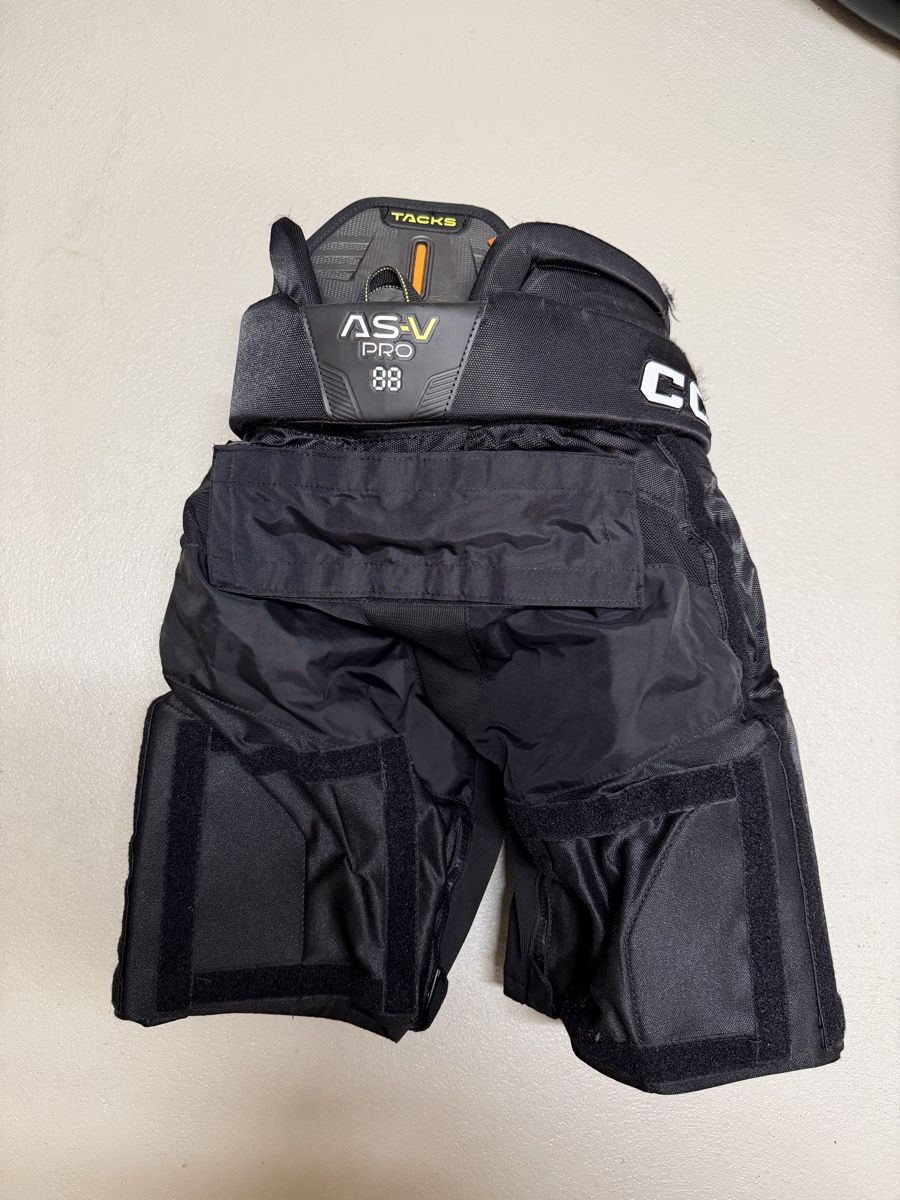 Ccm Hosen: Hockeyhose – Gebraucht aus Zollikofen von nina_7njp 1