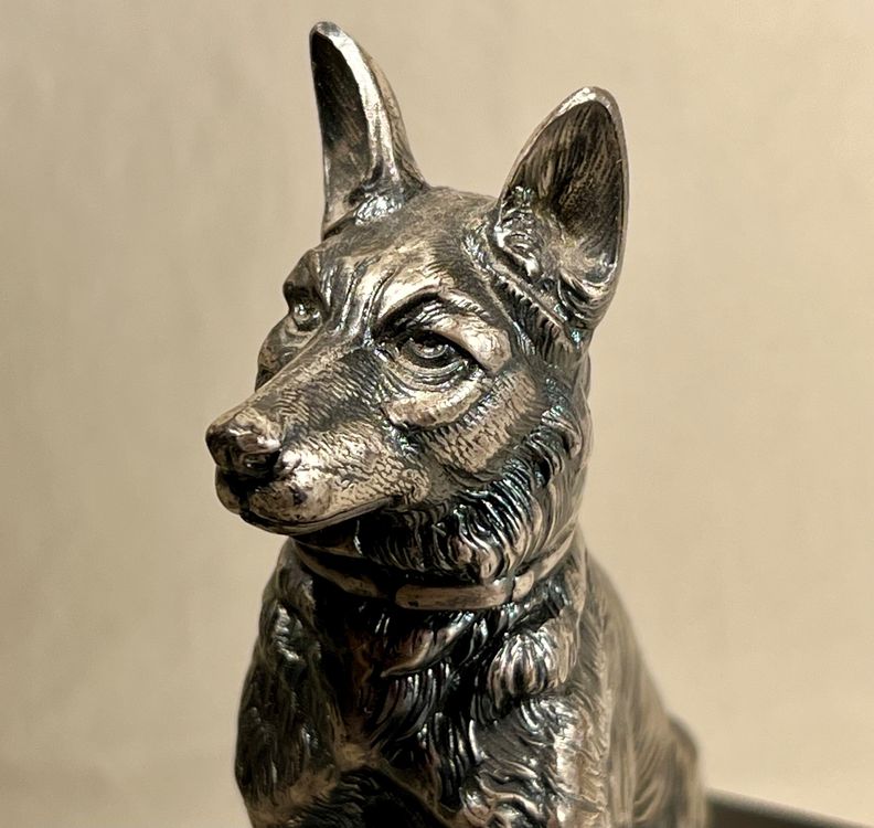 Chien De Chasse Sur Socle Marbre Décoratif