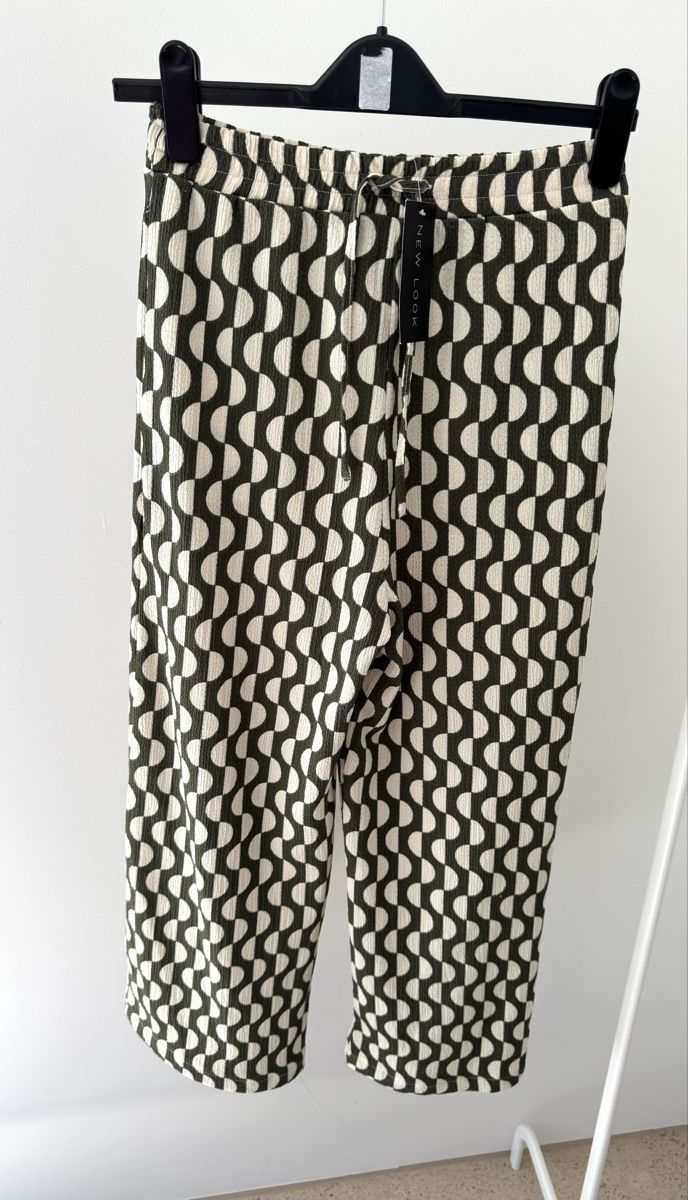 New Look Hosen: New Look new pants with geometric print  – Neu und originalverpackt aus Zürich von di_archive