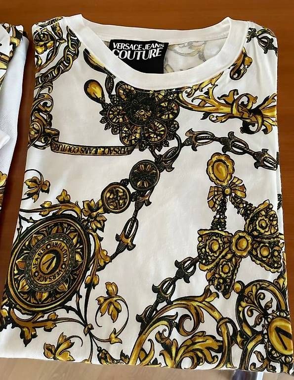 T-Shirts: Versace T-shirt  – Gebraucht aus Attinghausen von steeve123 1