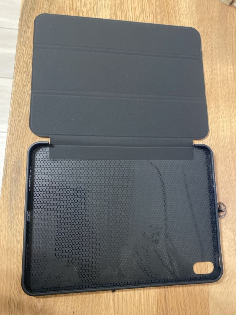 Covers & Borse: Schwarze Schutzhülle / Case für Tablett – Usato da Beinwil am See venduto da lol_j8dy 1
