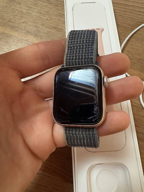Smartwatch: Apple Watch Series 6 40mm – Gebraucht aus Danis von Bill19 1