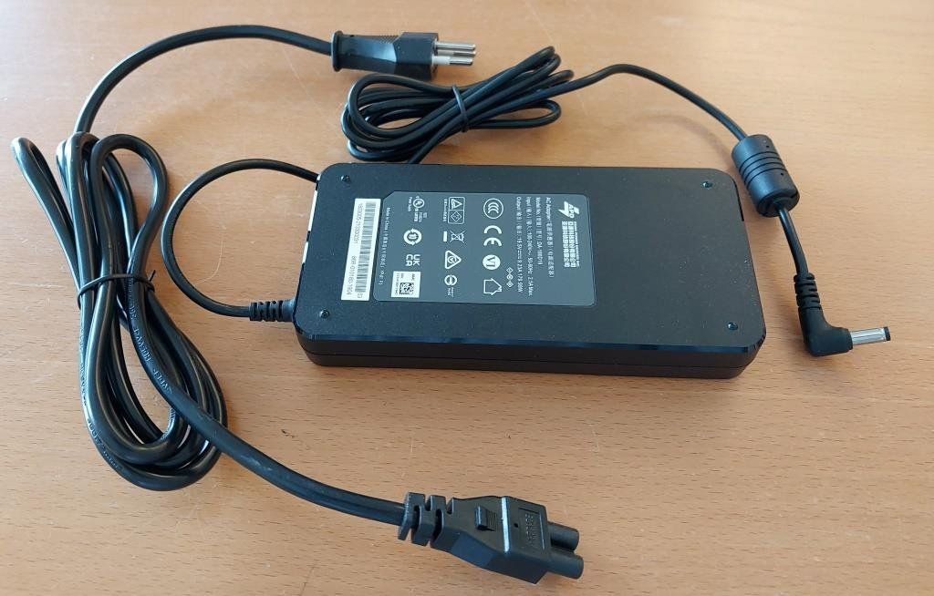 Unità & Adattatore: AC 180W Adapter APD DA-180D19 – Usato da Sorengo venduto da E-DataLabs 3