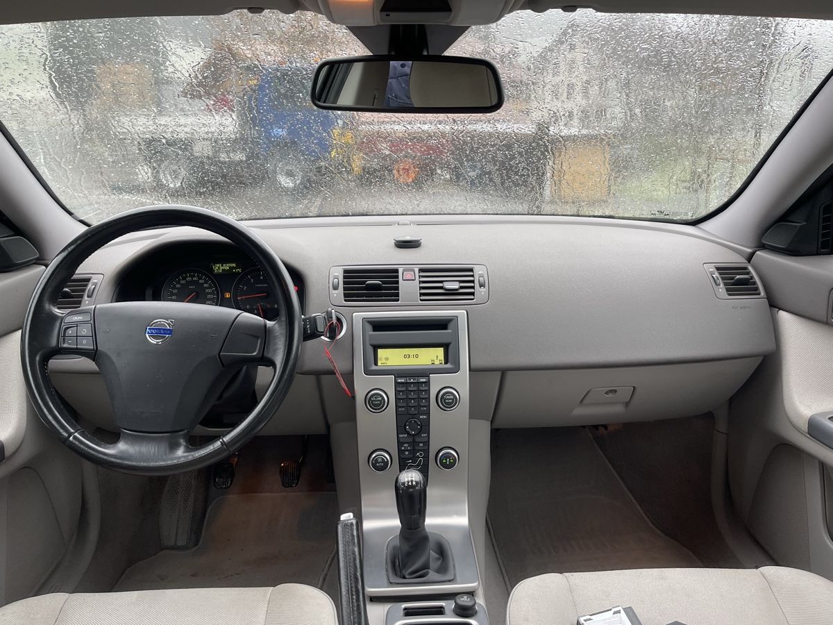 Volvo Automobili: Volvo S40 1.8F Frisch Ab Mfk – Usato da Spiez venduto da bertula 2