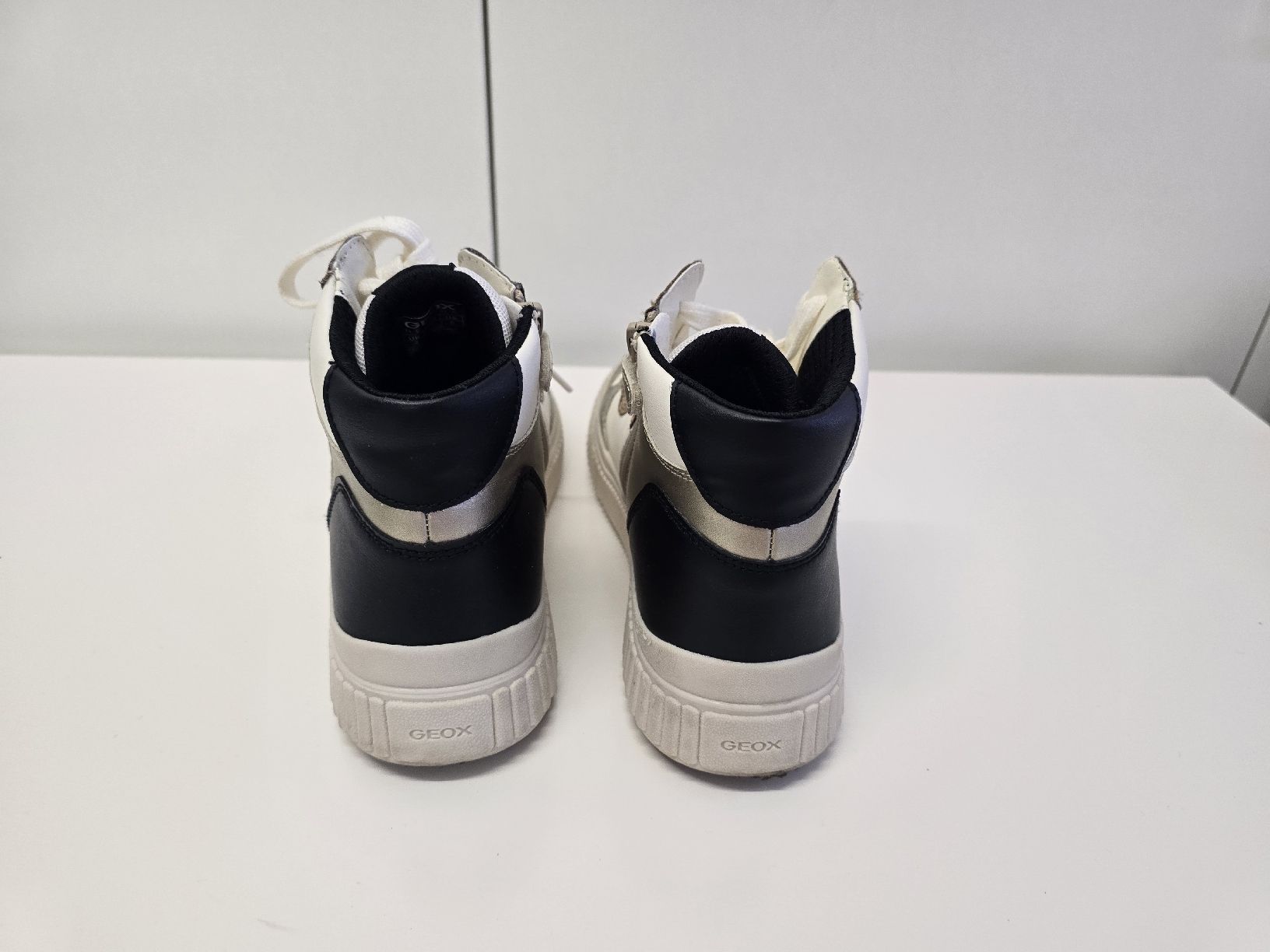 Geox Scarpe per ragazze: GEOX Hocher Sneaker, Gr.37 – Usato da St. Gallen venduto da CAPYCORP 4
