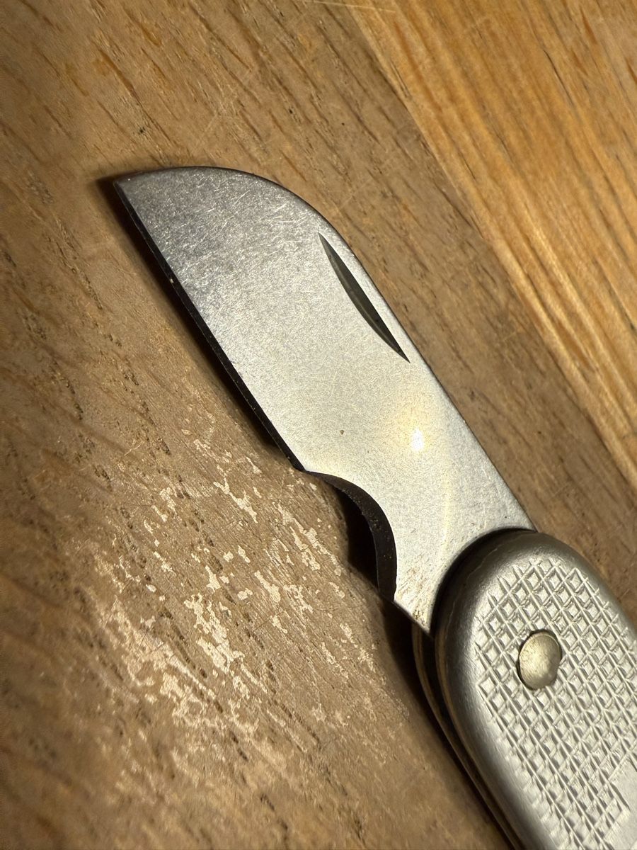 Victorinox Couteaux de poche: Victorinox oder Wenger Taschenmesser. Elektriker Messer – D'occasion à Goldach par Messerguru 2