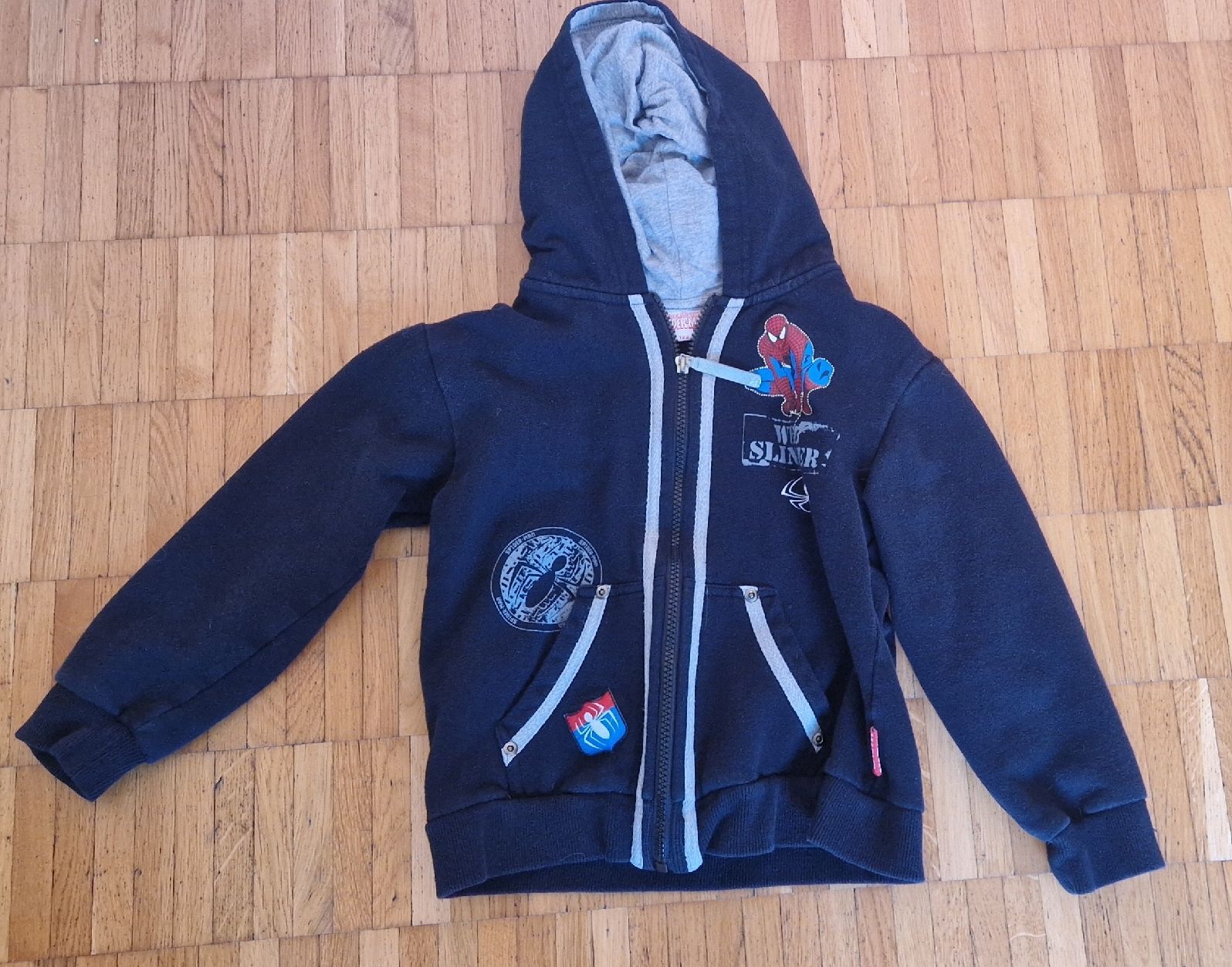 Maglioni & Felpe: Spiderman Kinder-Jacke mit Kapuze, Grösse 122 – Usato da Fällanden venduto da Stern722