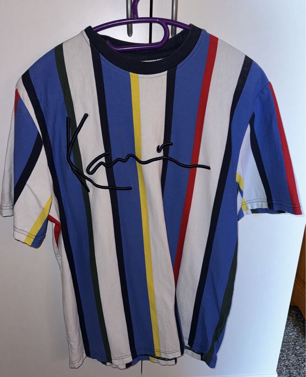 Lotti di vestiti: Karl-Kani Hemd+T-shirt+Cap – Usato da Ulisbach venduto da PET-030 1