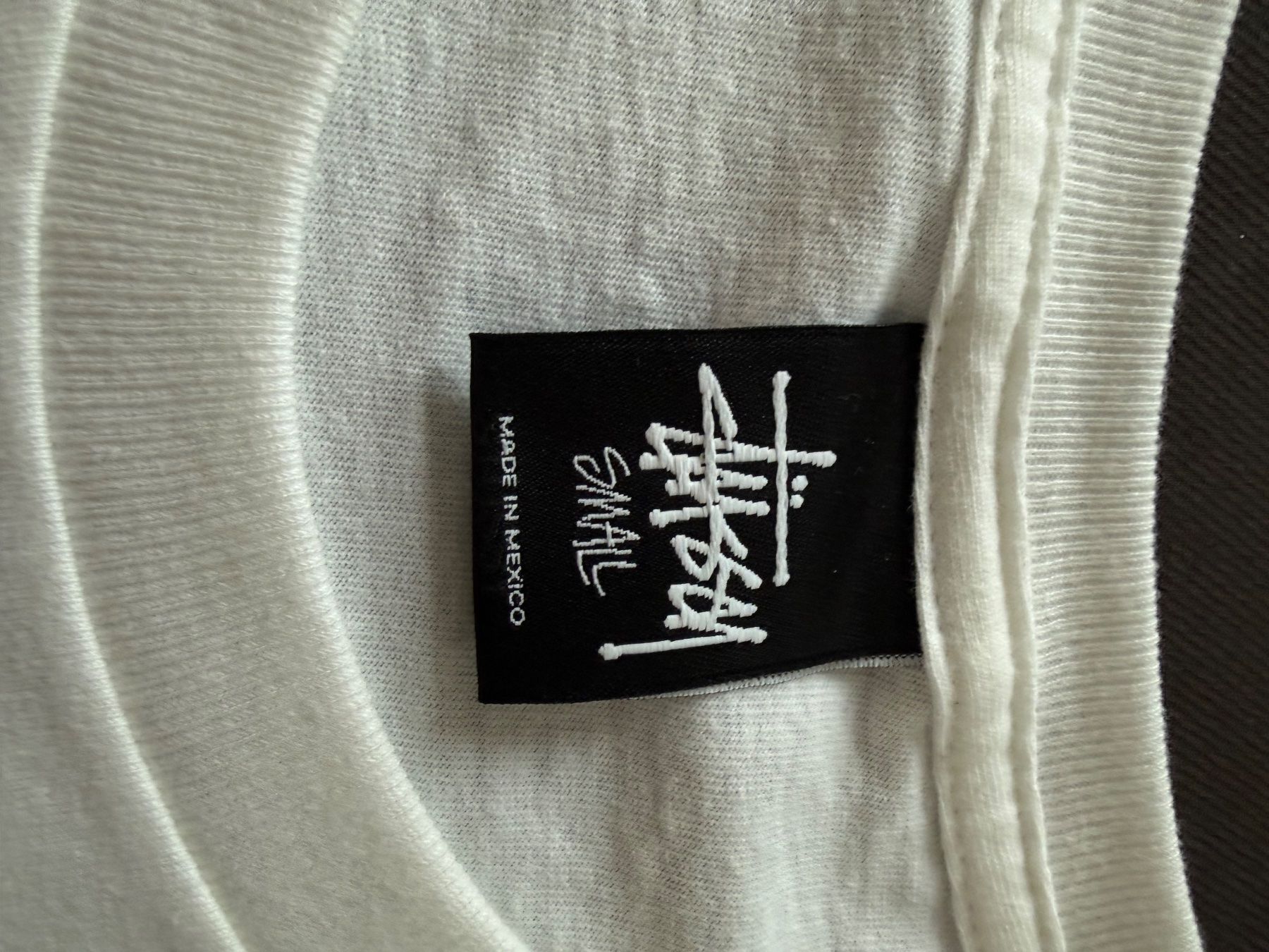 Uniqlo T-shirt: Stüssy International Tee SIZE S – Usato da Stadel venduto da silentjelly 1