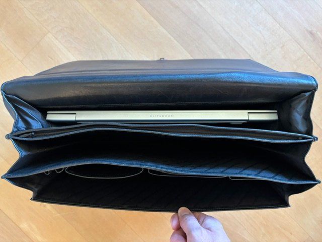 Valigie & Borse: Elegante Ledertasche / Laptoptasche – Usato da Bergdietikon venduto da Zilpzalp84 2