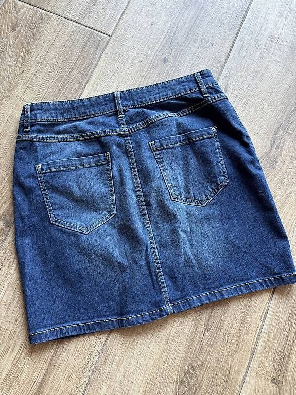 Röcke: Mini jupe en jeans stretch T.38 – Gebraucht aus Perroy von barballalla 1