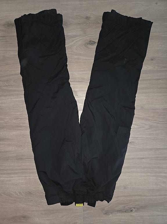 Hosen: Skihose mit Hosenträger Gr. 152 – Gebraucht aus Brügg BE von Delfin79 1