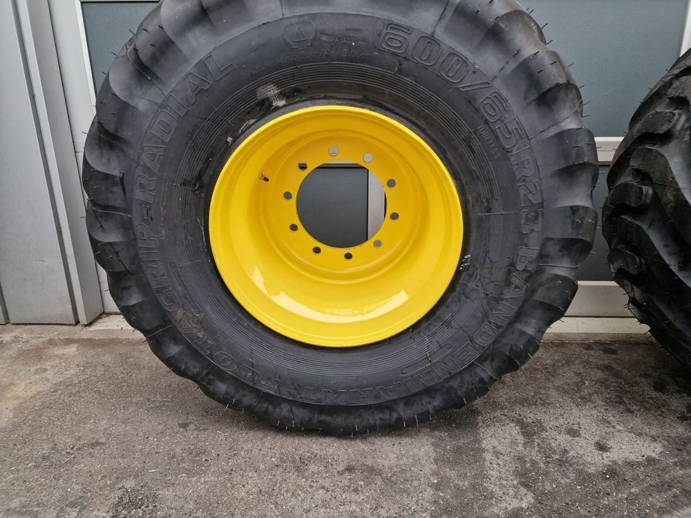 Menzi Muck Pneumatici & Ruote complete: Menzi Muck A91 Räder - 2 Stück – Usato da Alpnach-Dorf venduto da Hess-Automobile 2