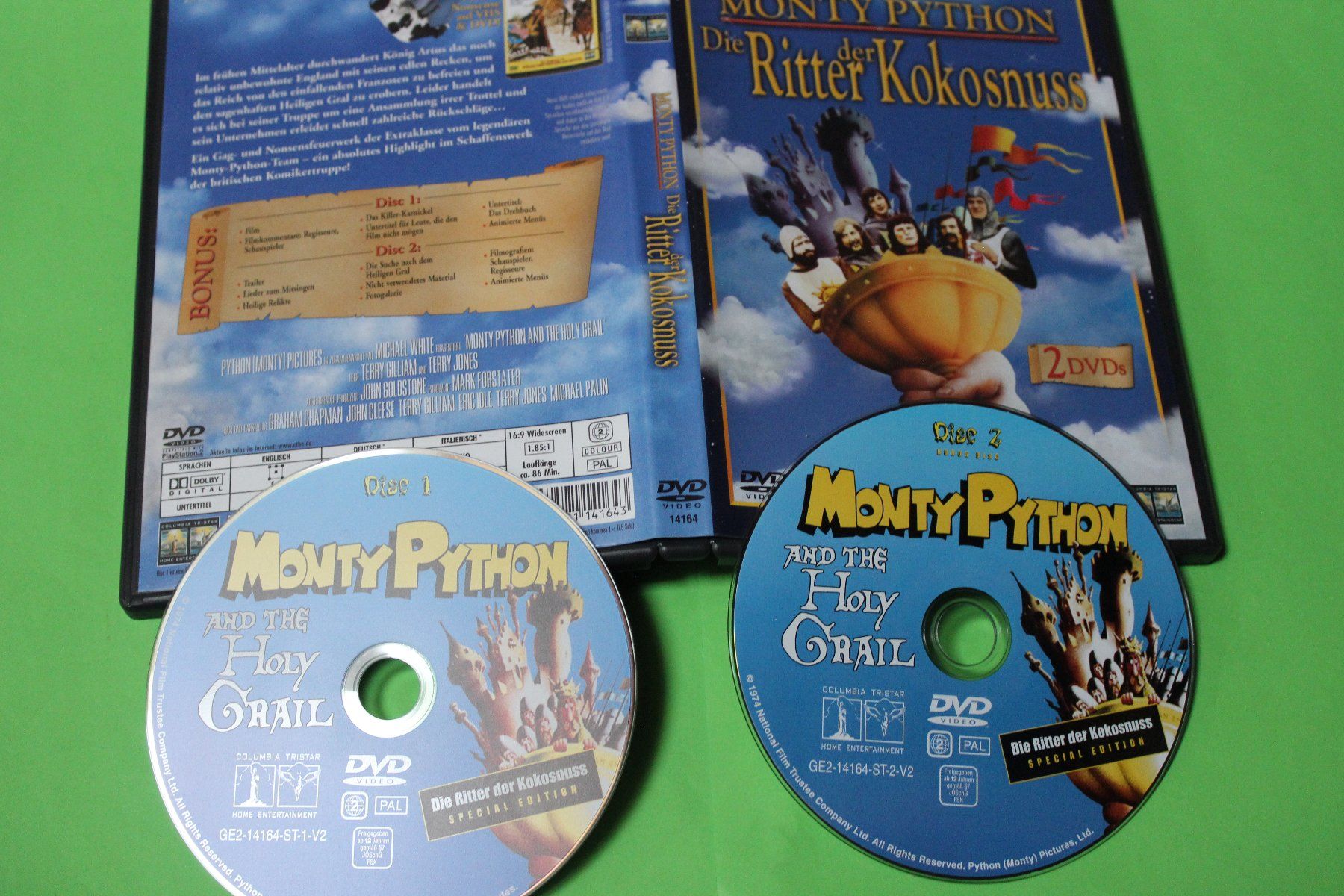 Tutti i DVDs: Monty Python: Die Ritter der Kokosnuss (Special) KULT! 2DVD – Usato da Tübach venduto da JamesStone 7